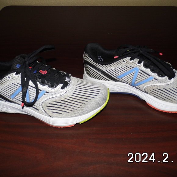 New Balance Running Shoe 7 Revlite 890 V.6 Pre owned - Picture 4 of 9